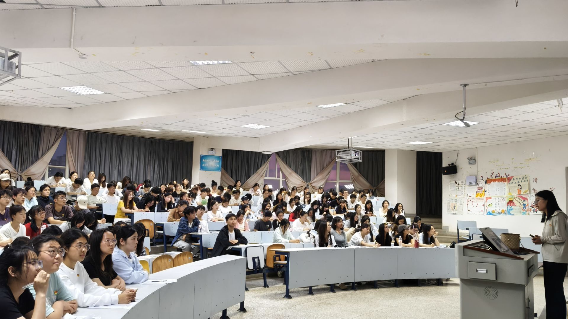 2026.5.25生物与食品工程学院开展团员教育培训.jpg