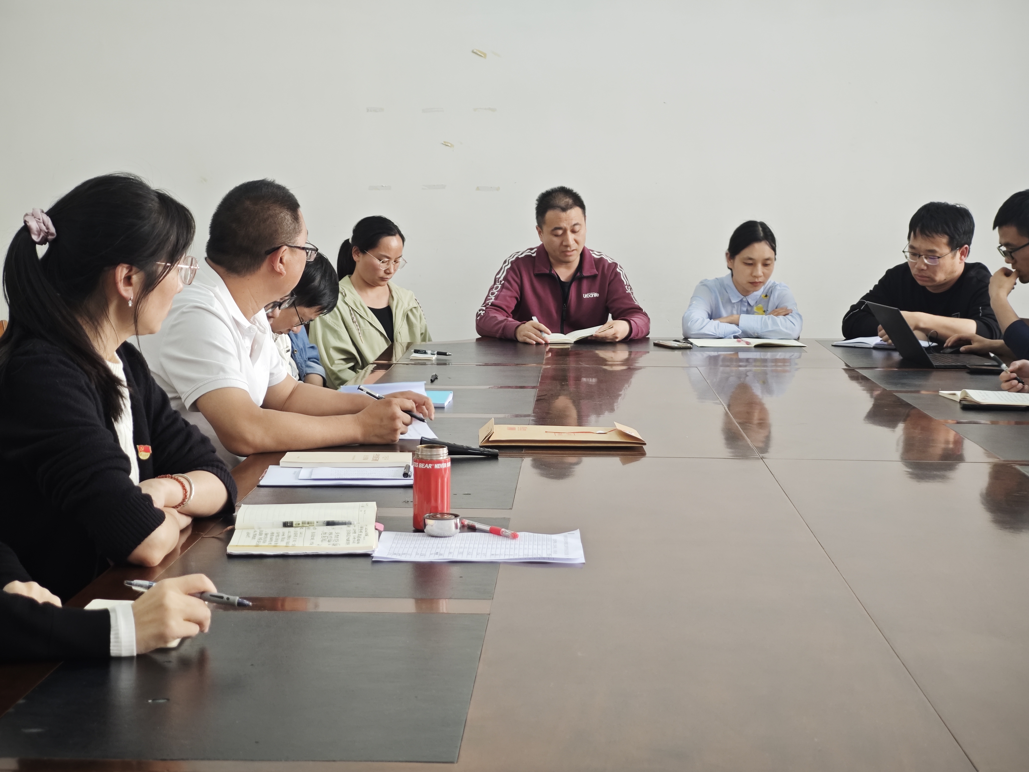 5.15生物与食品工程学院教师党支部组织开展树立和践行正确政绩观学习教育主题党日活动.jpg2.jpg