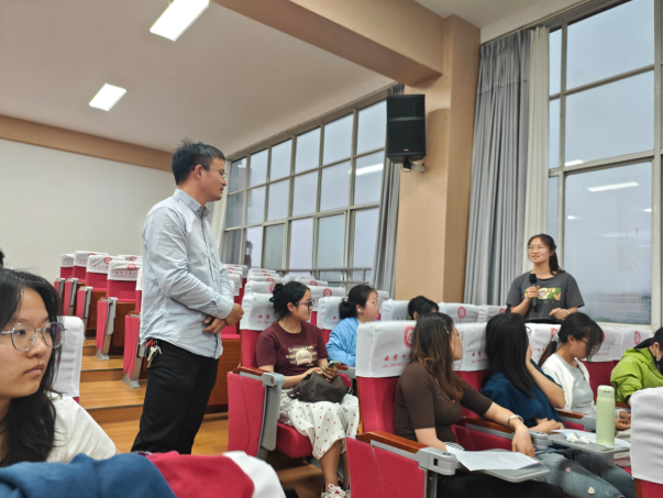 5观摩异构课堂 夯实实习基础——生物科学专业学子赴曲靖市第二中学开展示范课观摩学习活动.png