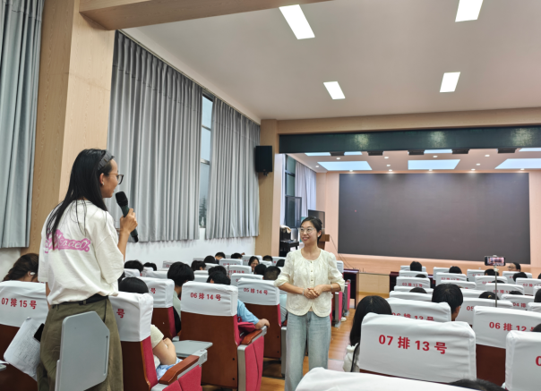 6观摩异构课堂 夯实实习基础——生物科学专业学子赴曲靖市第二中学开展示范课观摩学习活动.png